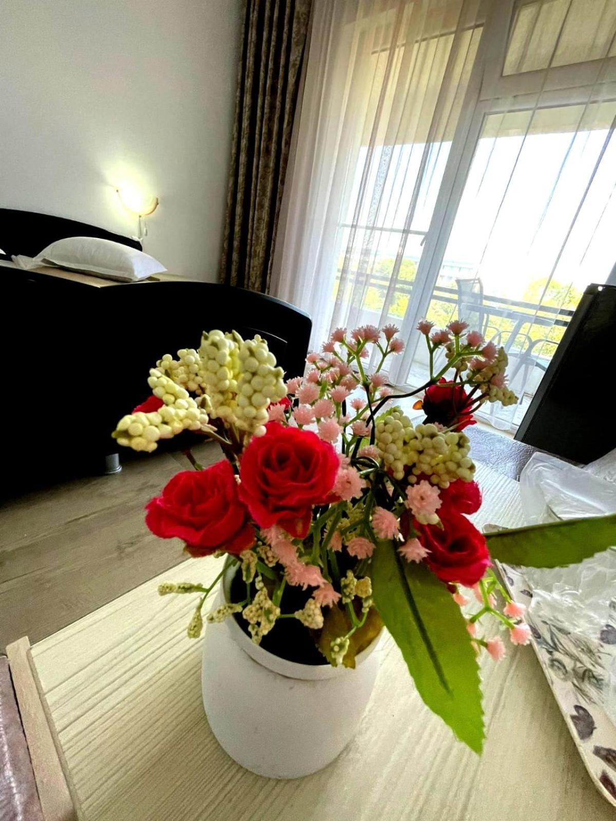 Hotel Iulia Resort Venus Exteriör bild