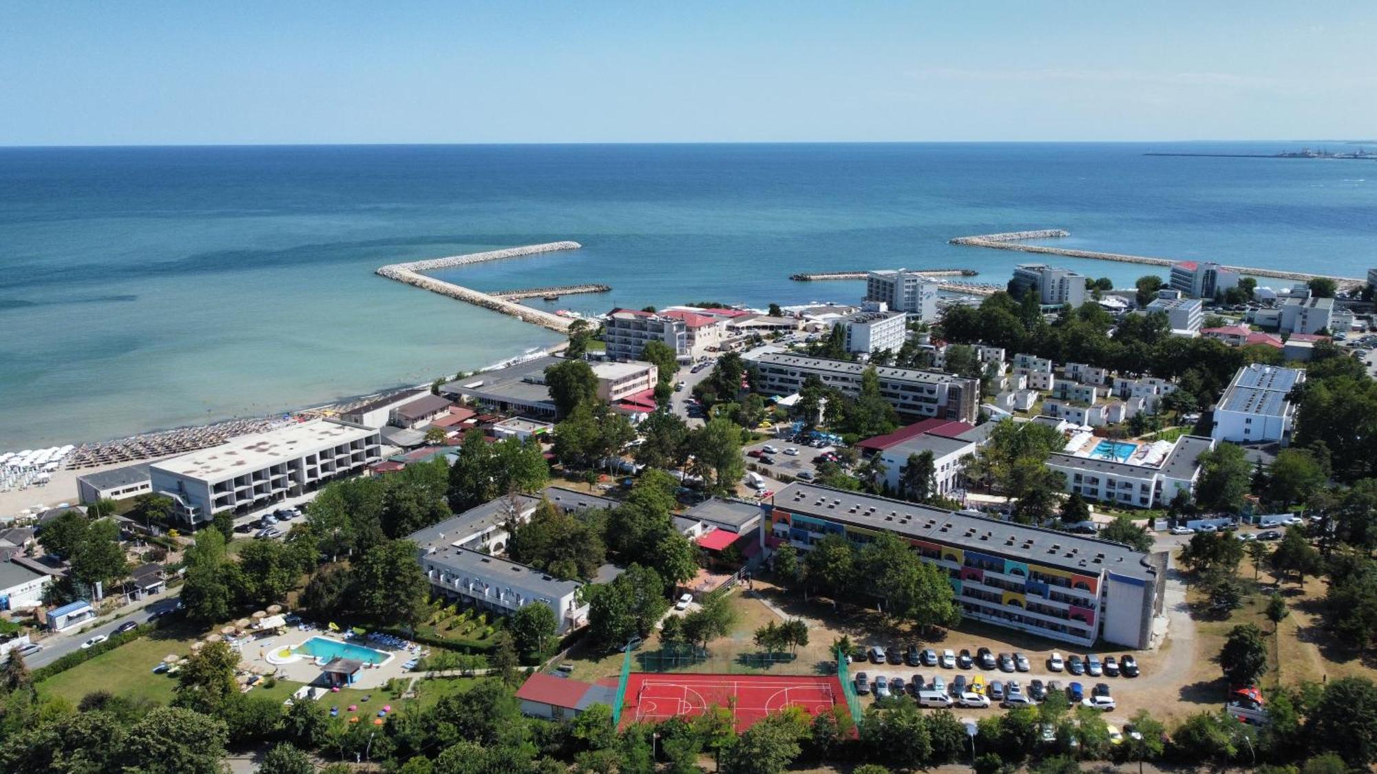 Hotel Iulia Resort Venus Exteriör bild